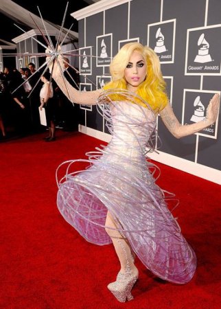    Lady GaGa  2010  (49 )