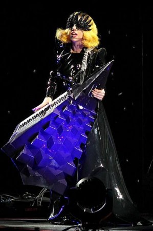    Lady GaGa  2010  (49 )