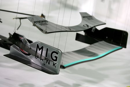   Mercedes GP Petronas F1 (18  + 3 )