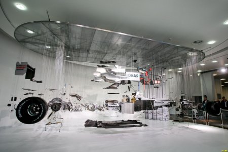   Mercedes GP Petronas F1 (18  + 3 )