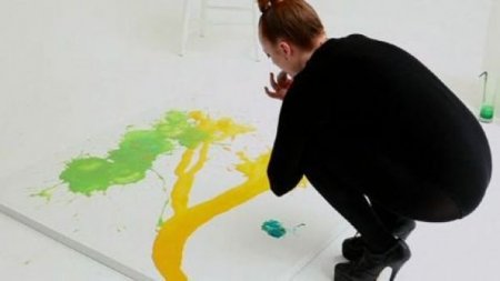 Millie Brown -    (31  + 1 )