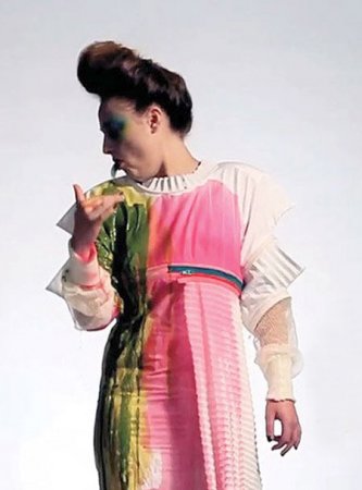 Millie Brown -    (31  + 1 )