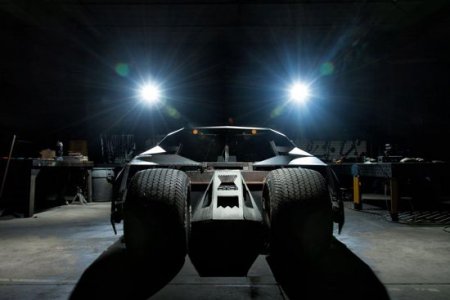     - Batman Tumbler (12  + 1 )